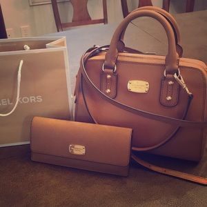 Michael Kors Purse & Wallet Combo